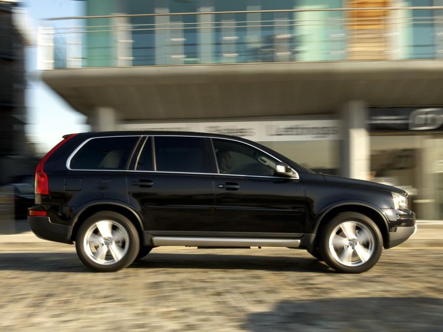  Volvo XC90 2007 года  (UK) (фото 2 из 17)